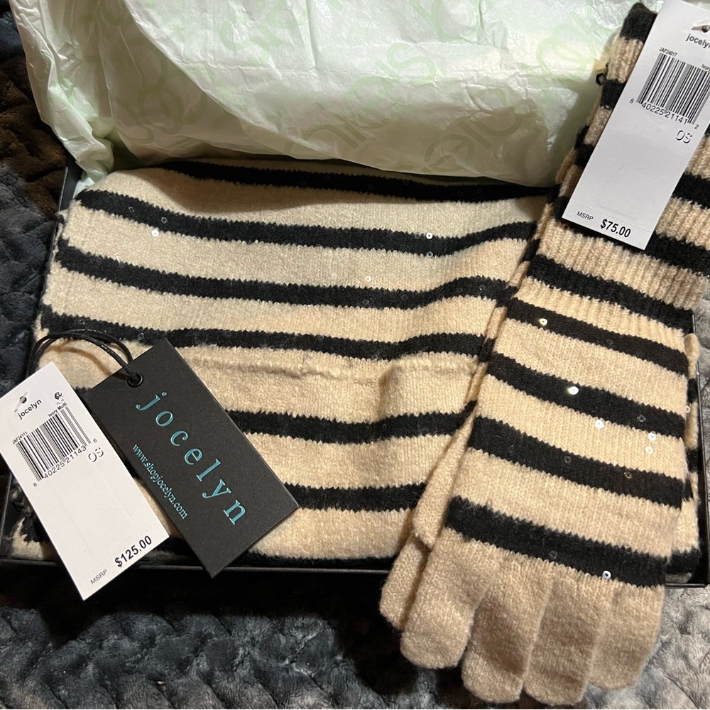 Jocelyn Heavenly Glove And Scarf Set